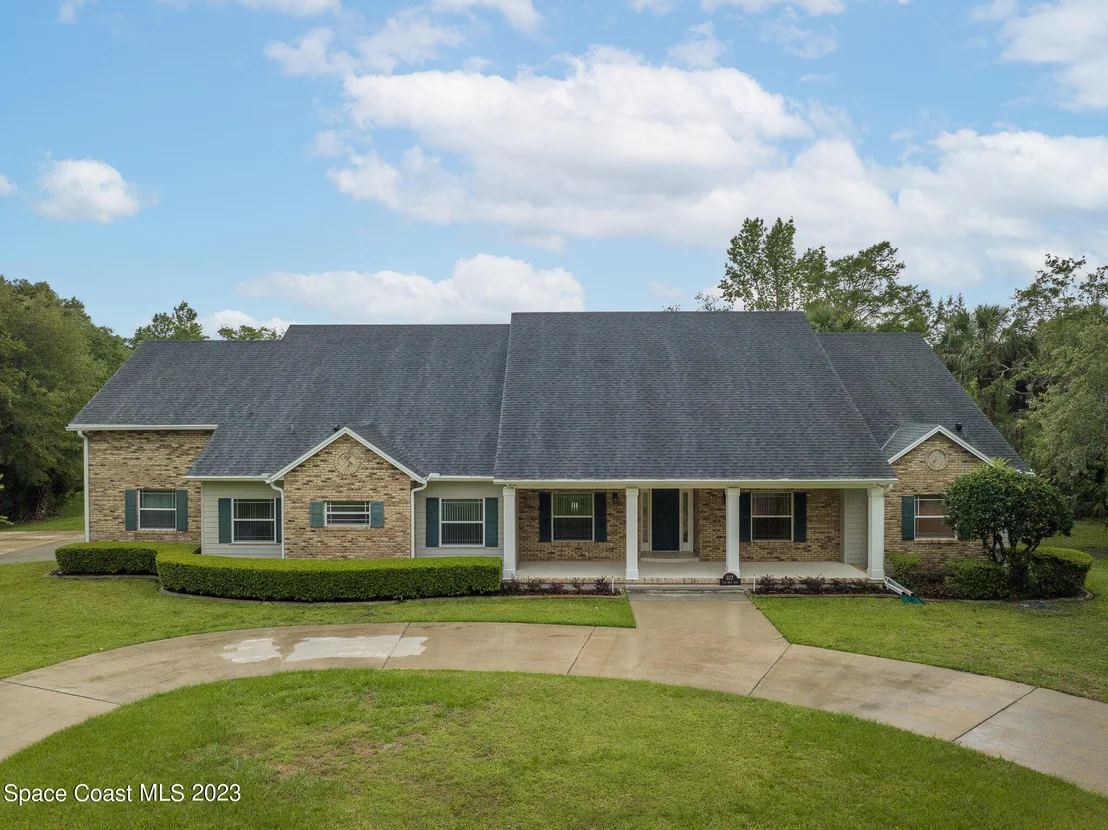 Photo of 927 Iron Bend Trail