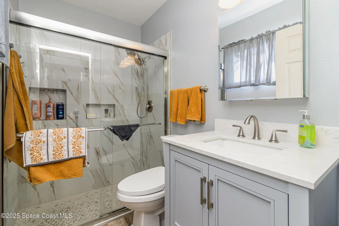 Photo of 1305 Wayside Court NE