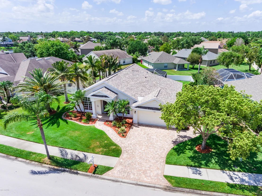 Photo of 744 Carriage Hill Road