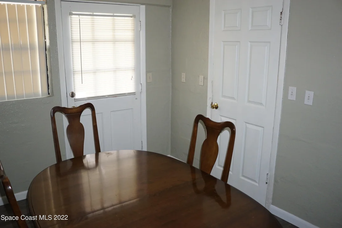 Photo of 5748 Lord Street