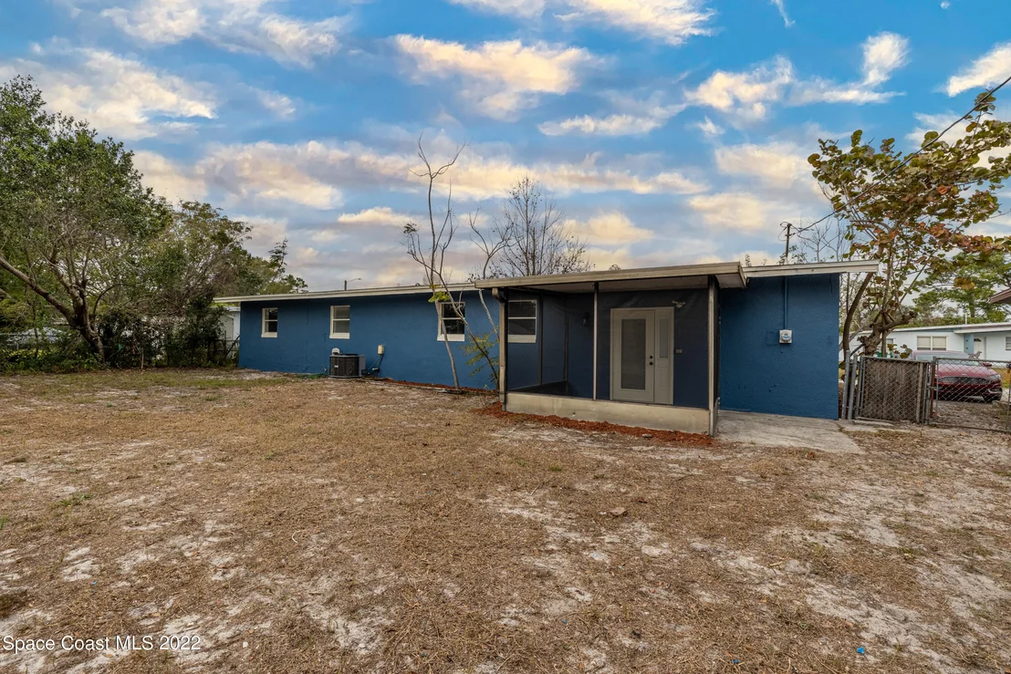 Photo of 1047 Myrtle Lane