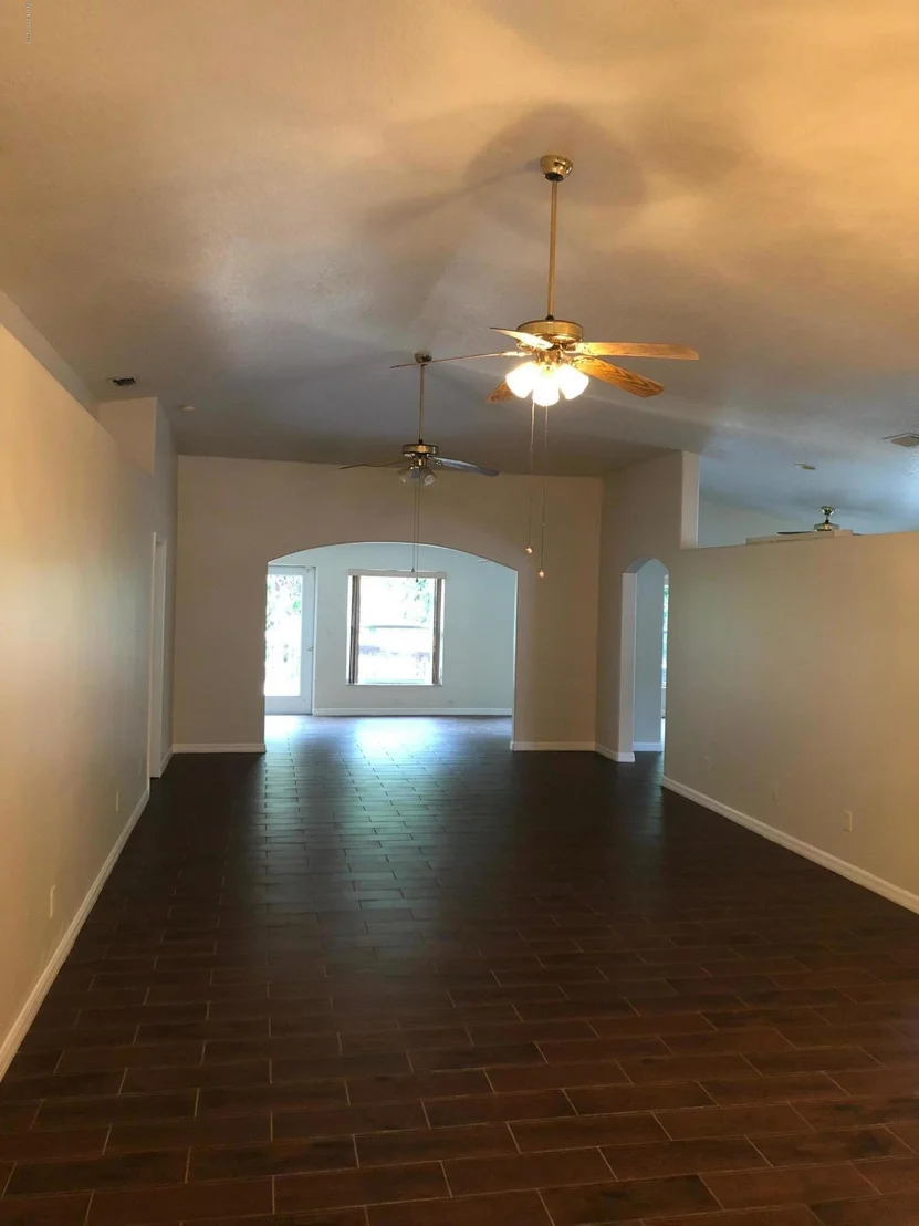 Photo of 1124 Pine Creek Circle NE