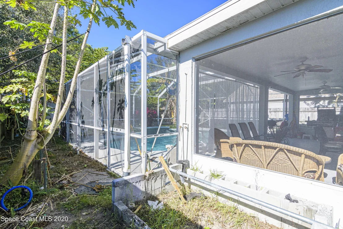 Photo of 1249 White Oak Circle