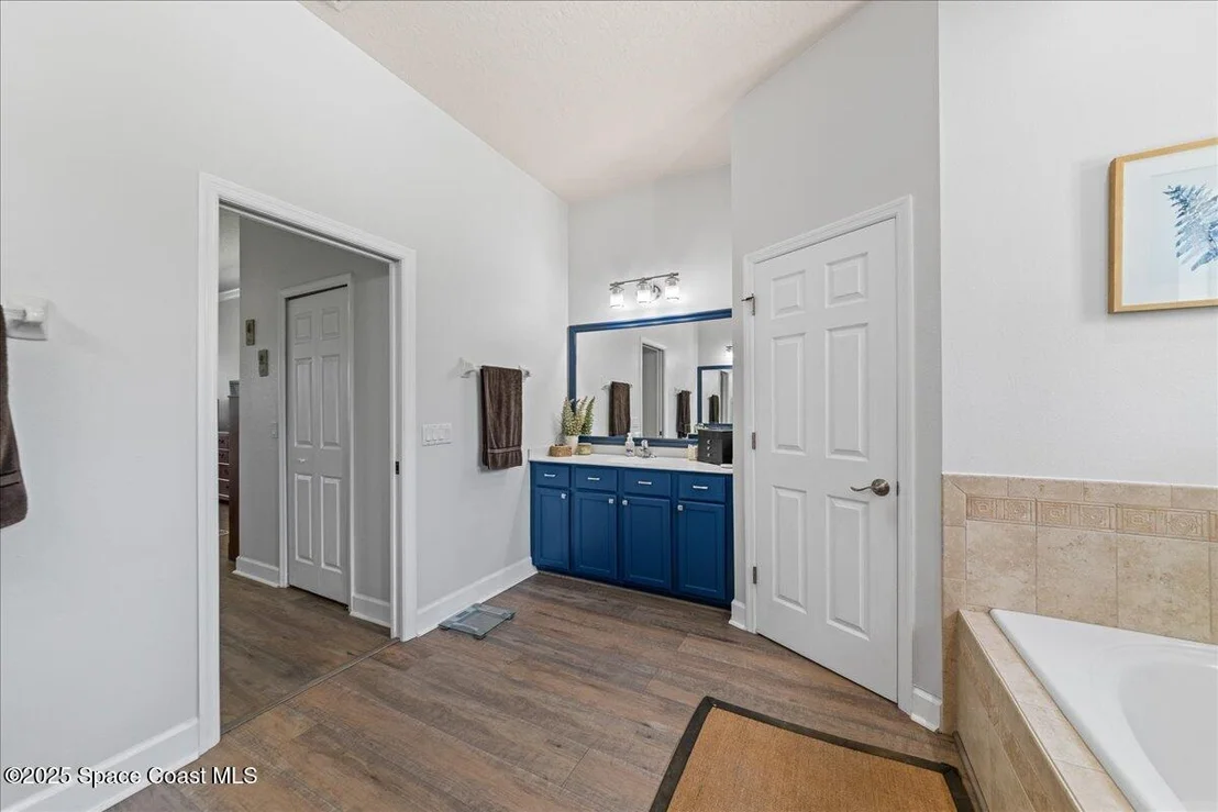 Photo of 2100 Windbrook Drive SE