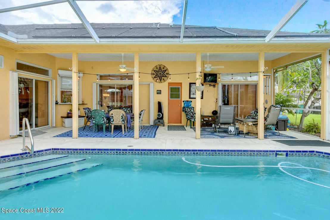 Photo of 925 Whisperoak Drive