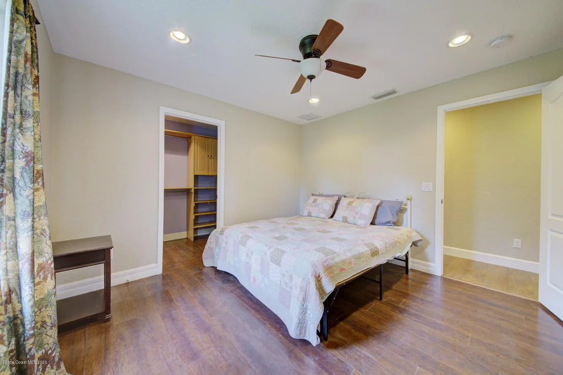 Photo of 1043 Green Road