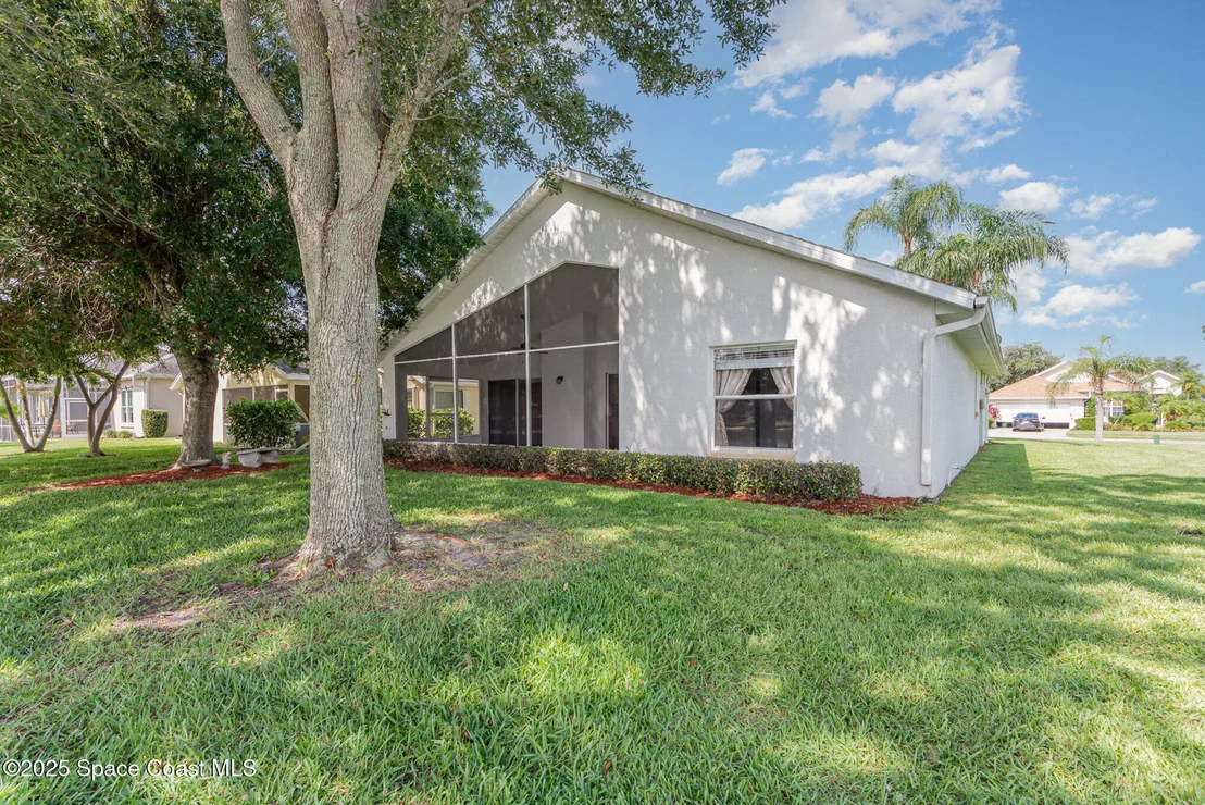 Photo of 2597 Addington Circle