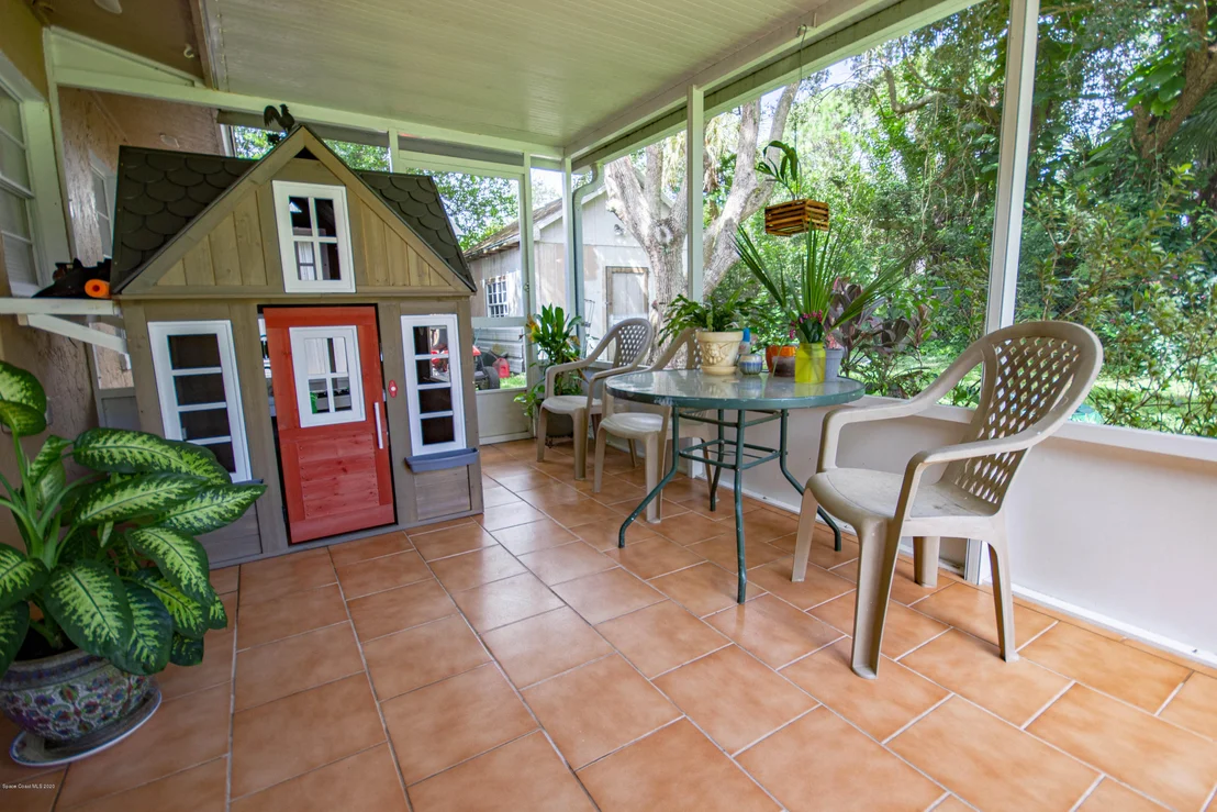 Photo of 5950 Edison Street