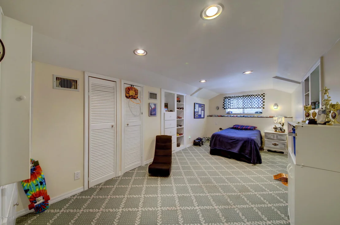 Photo of 313 Island Drive