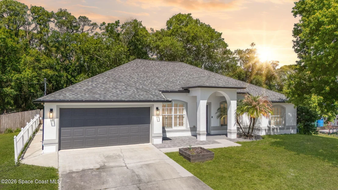 Photo of 425 La Veta Drive