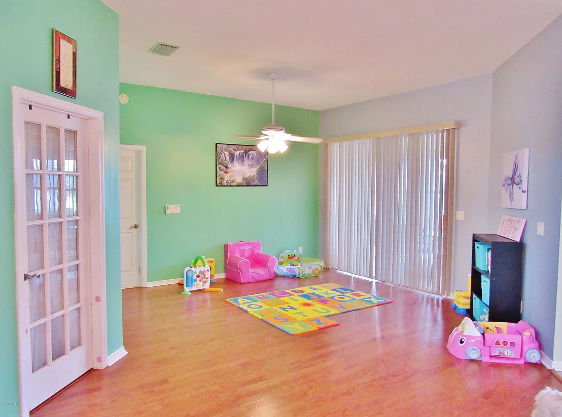 Photo of 969 Kingfisher Way
