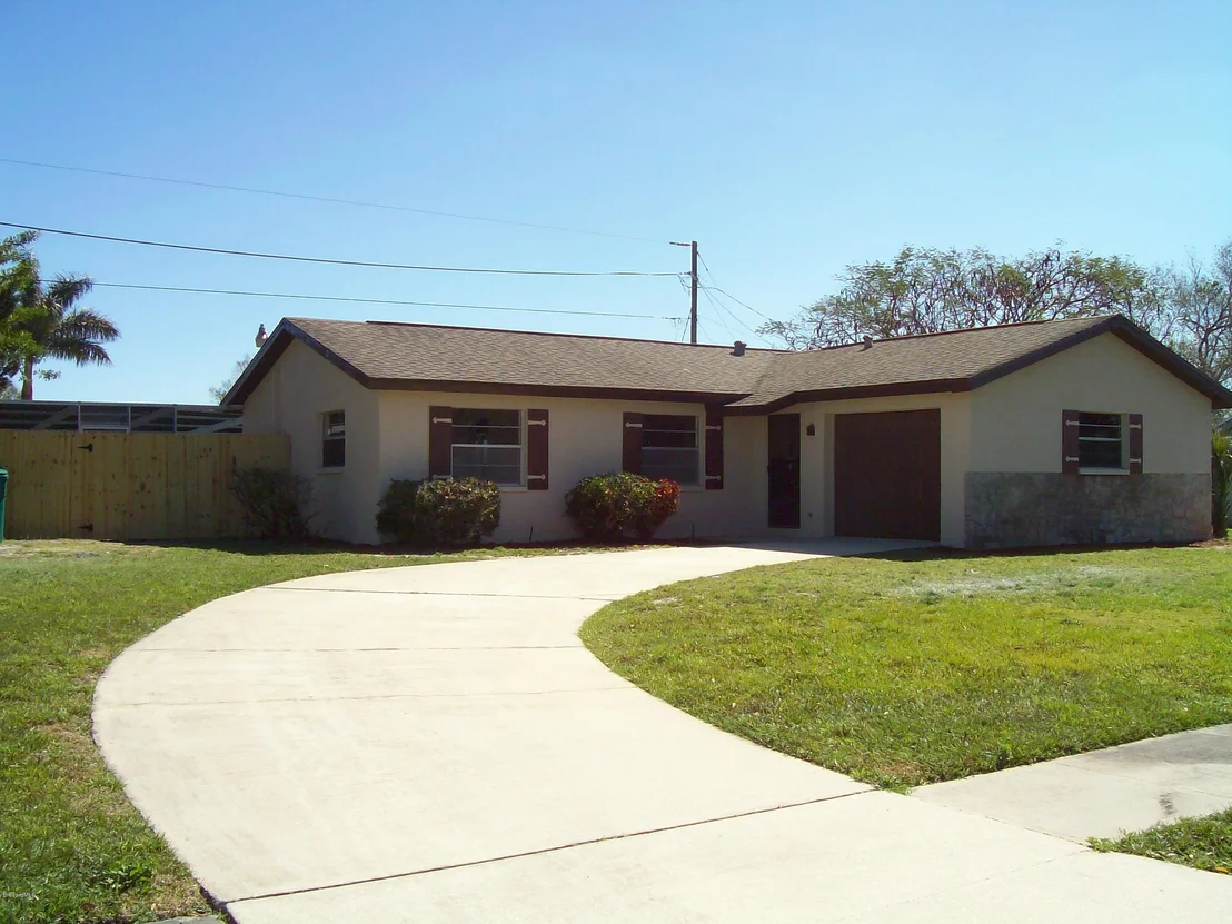 Photo of 545 Chantilly Drive