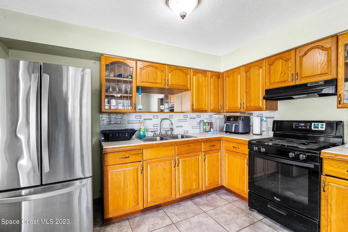 Photo of 2429 Victor Road