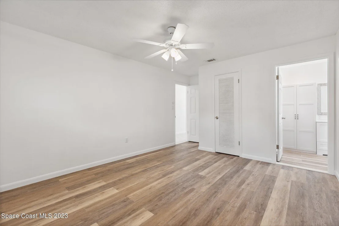 Photo of 885 Kings Post Road