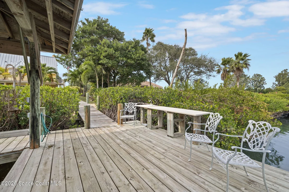 Photo of 250 Lanternback Island Drive