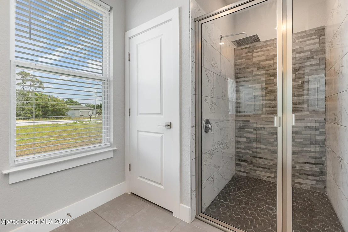 Photo of 1253 Amazon Lane