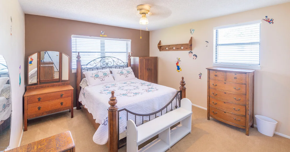 Photo of 647 Ford Circle E