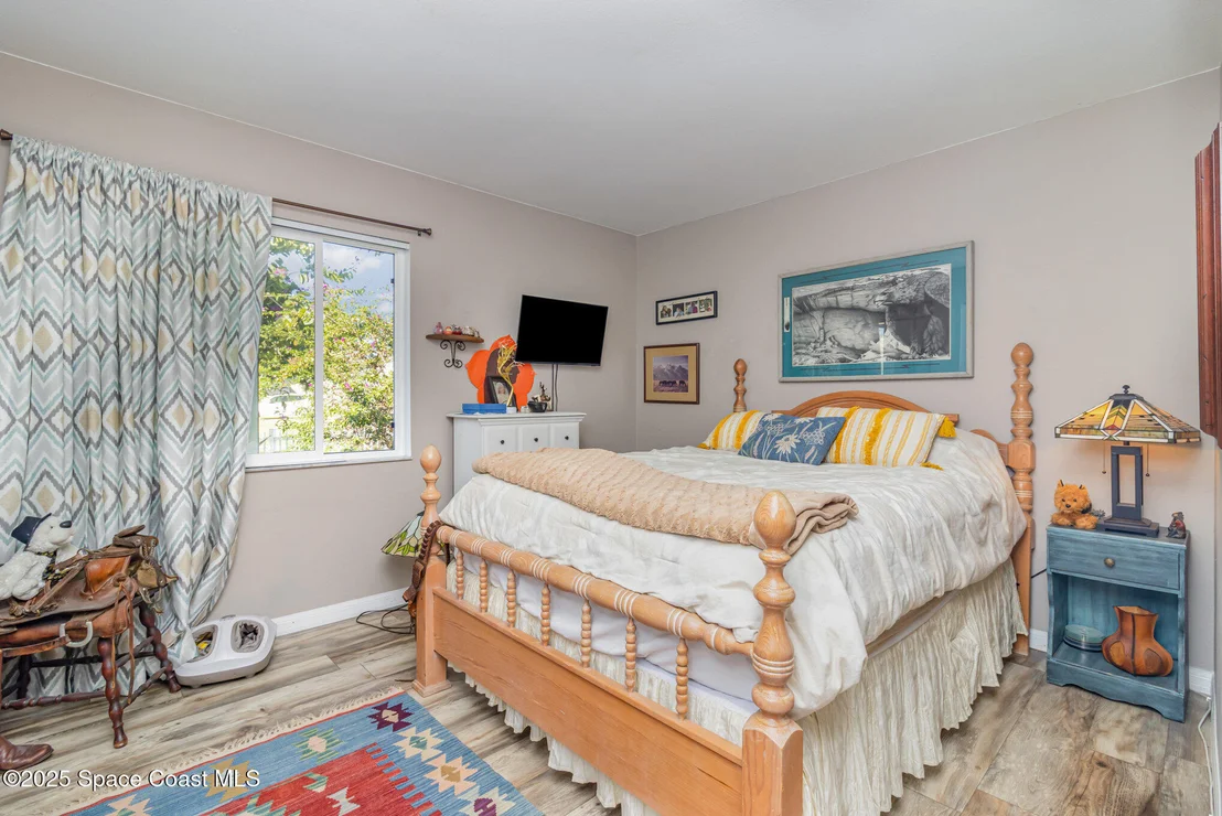 Photo of 1305 Wayside Court NE