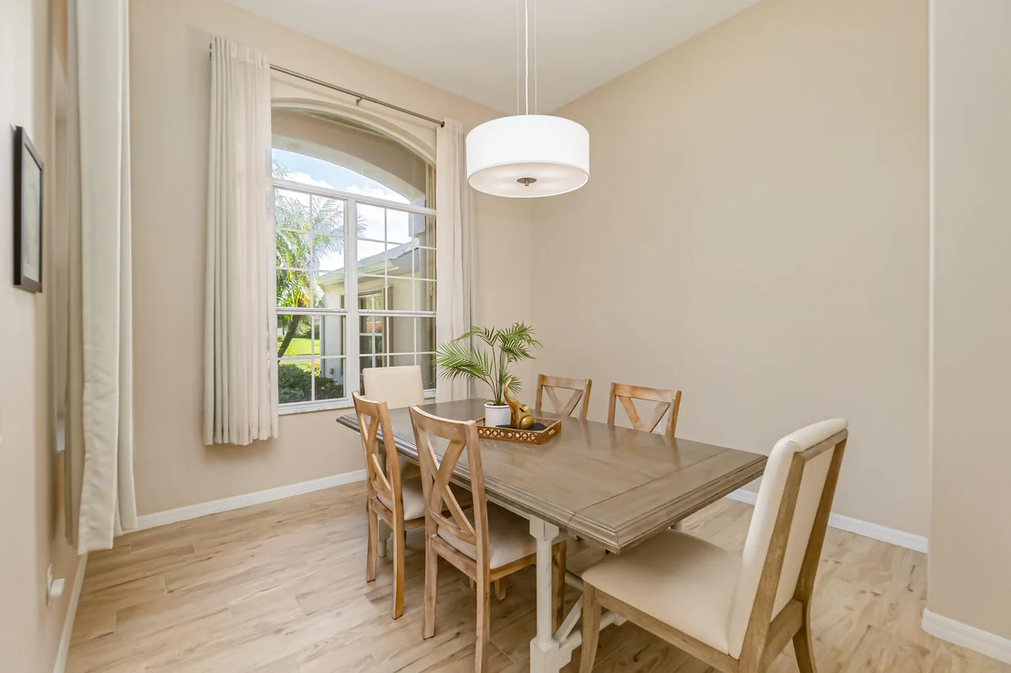 Photo of 2124 Windbrook Drive SE