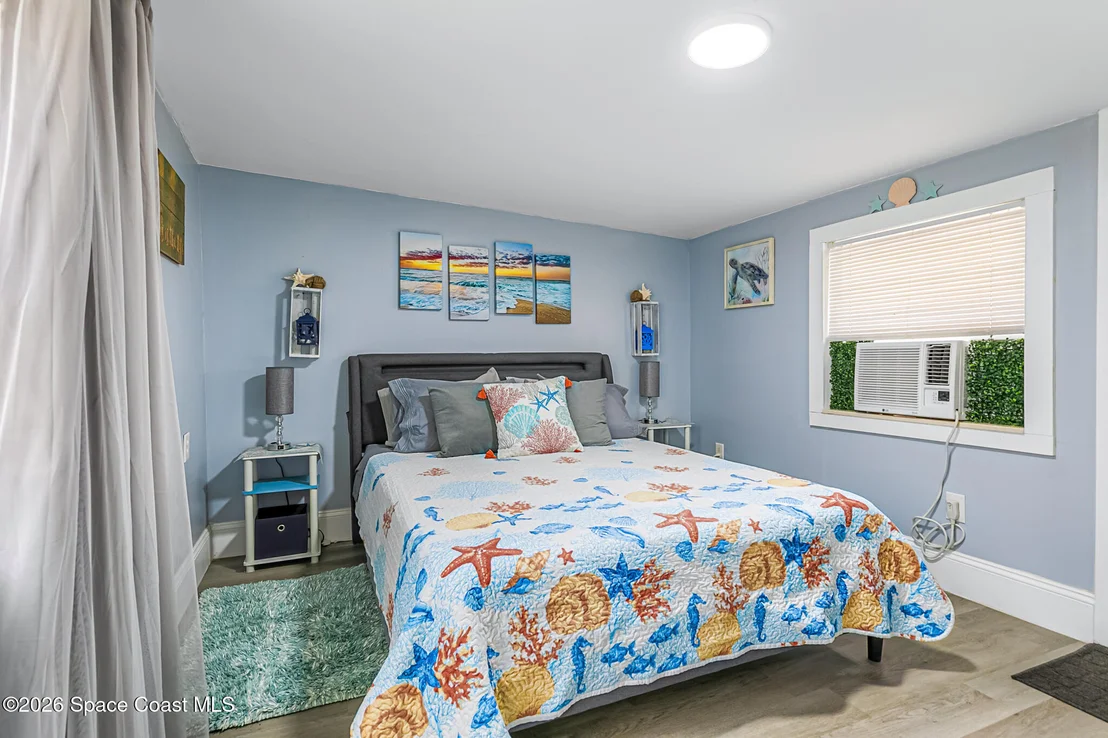Photo of 329 Pineda Street