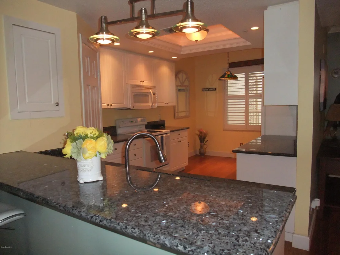 Photo of Unit 702 at 102 Riverside Drive