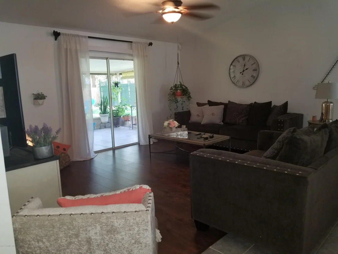 Photo of 5095 Carter Street