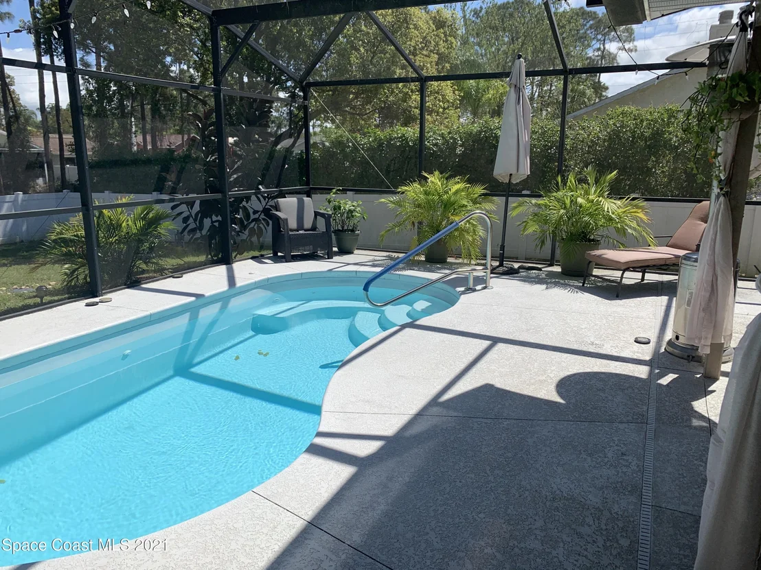 Photo of 6565 Dock Avenue