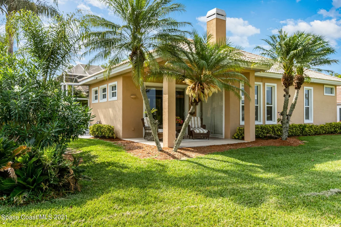 Photo of 920 Palm Brook Drive