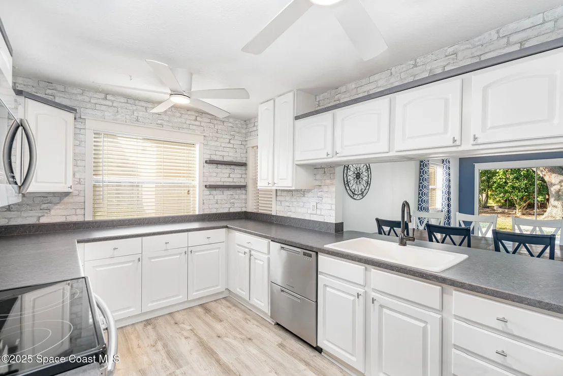 Photo of 4118 Twin Oaks Boulevard