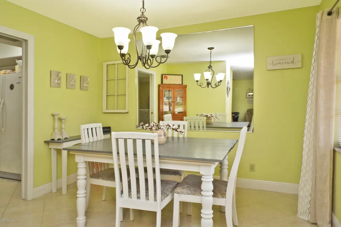 Photo of 1695 Figtree Drive