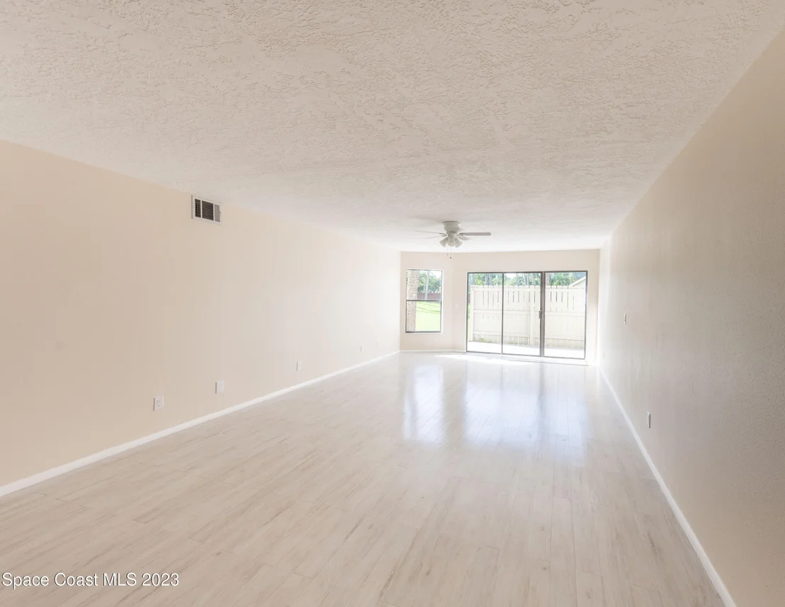 Photo of Unit 1012 at 315 Tangle Run Boulevard