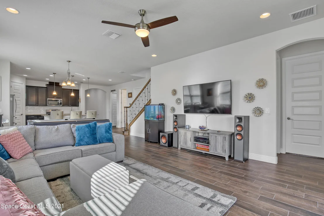 Photo of 7763 Poulicny Lane