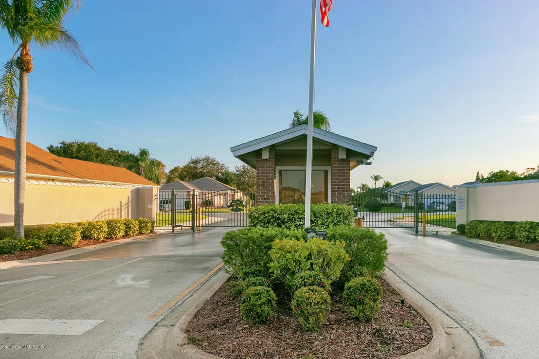 Photo of 4130 Twin Oaks Boulevard