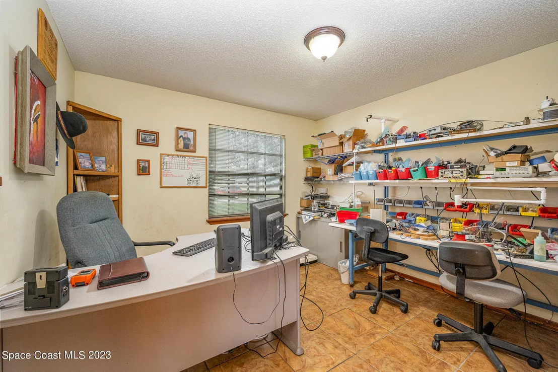 Photo of 858 Pine Wood