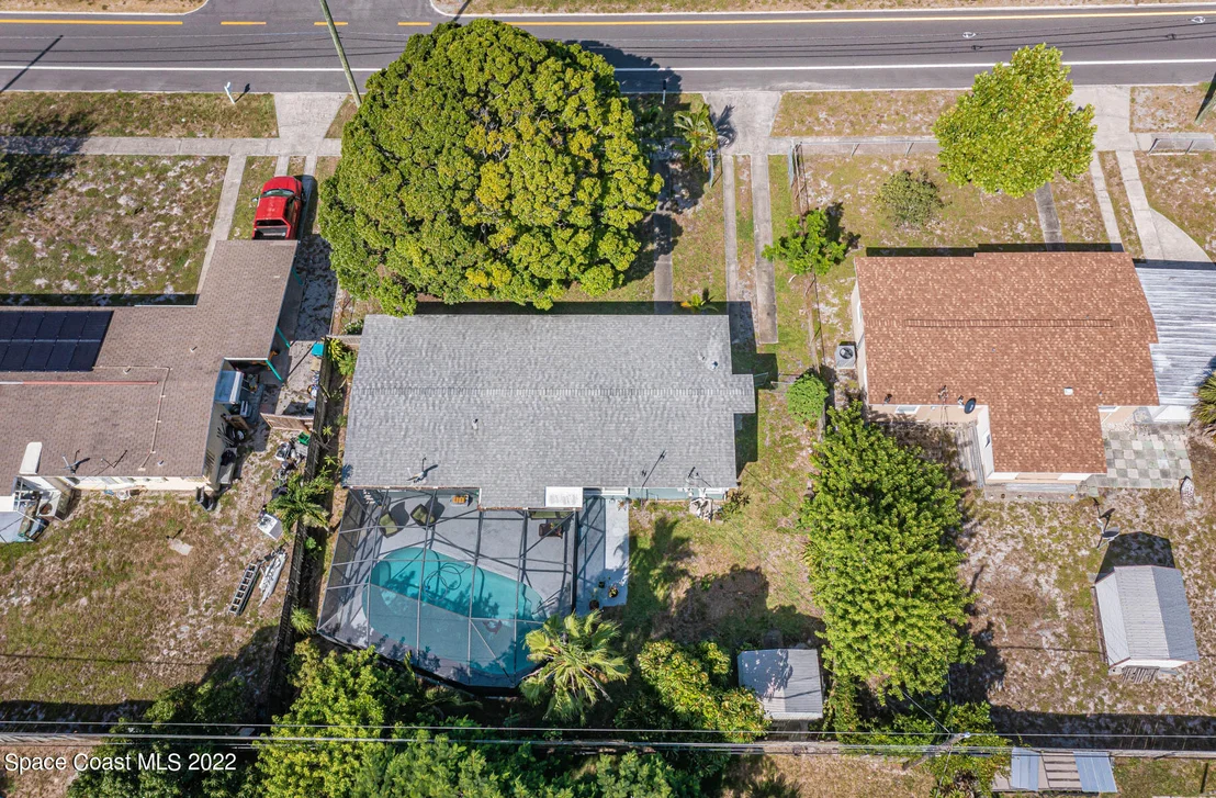 Photo of 931 Bianca Drive NE