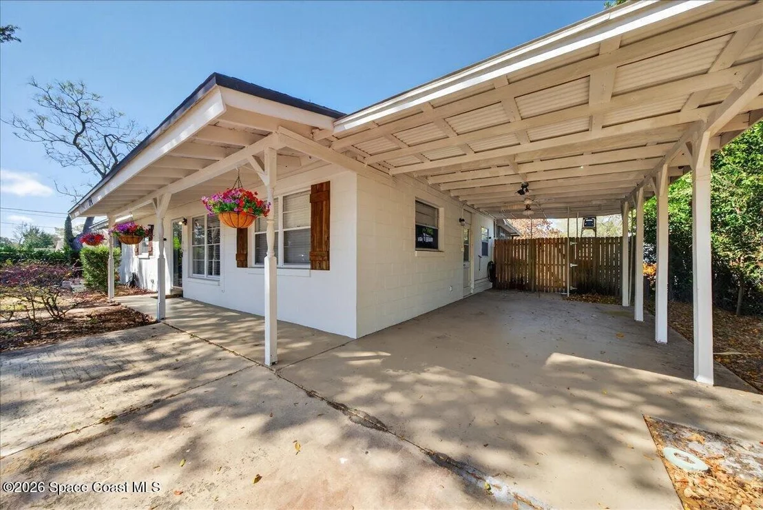 Photo of 702 Carmen Drive
