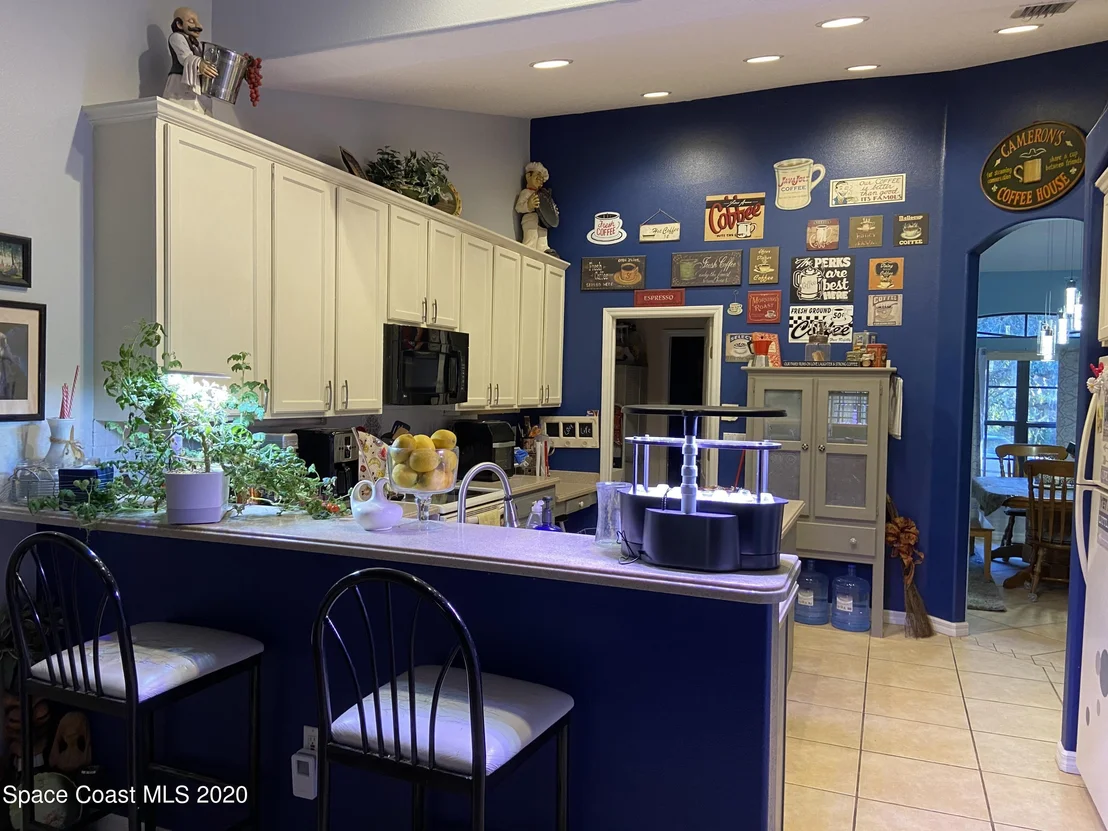 Photo of 3150 Aurora Road