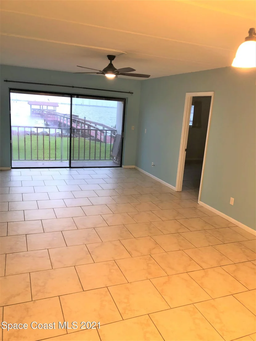 Photo of Unit 105 at 3901 Dixie Highway NE