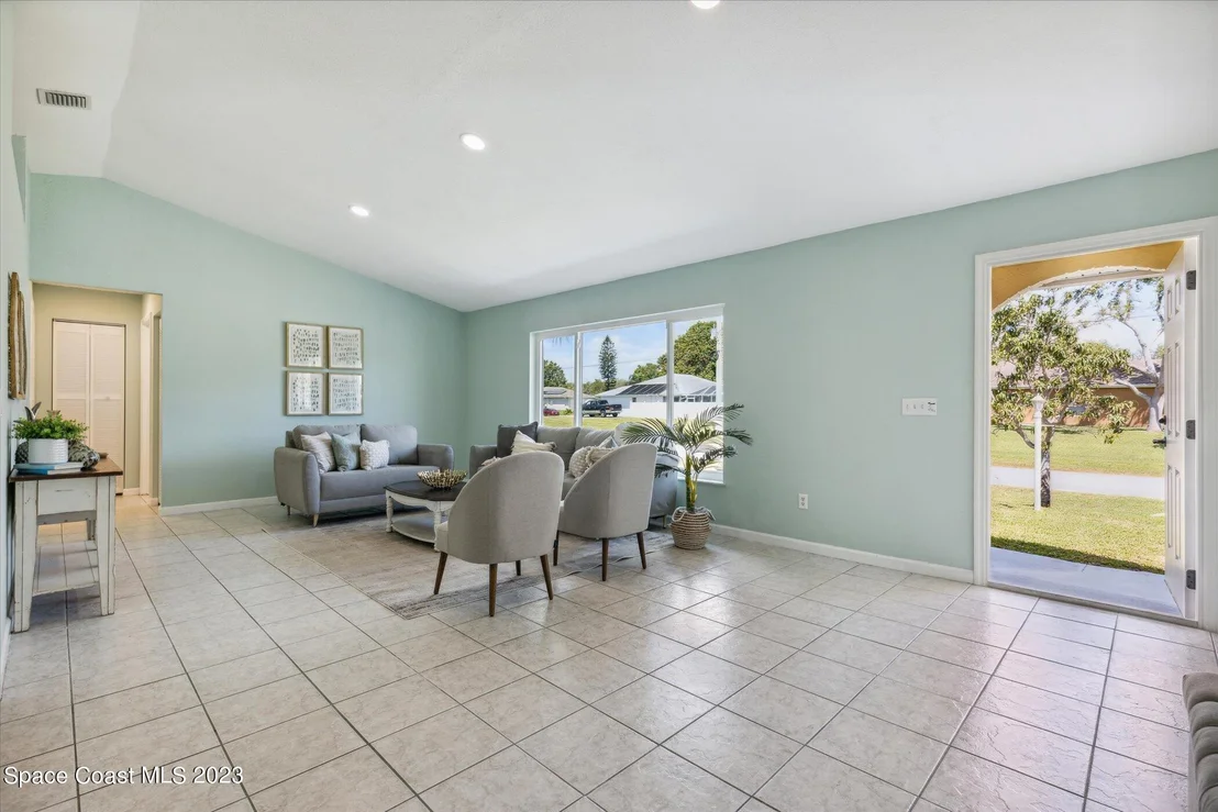 Photo of 468 Tulip Drive