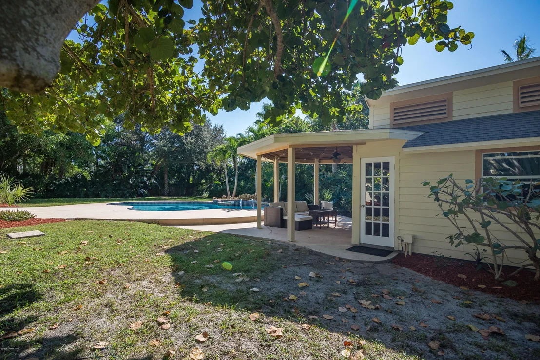 Photo of 413 Sunset Boulevard