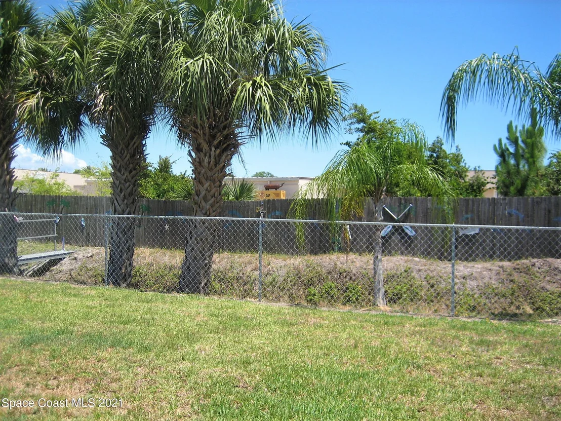 Photo of 2329 Coconut Palm Drive NE