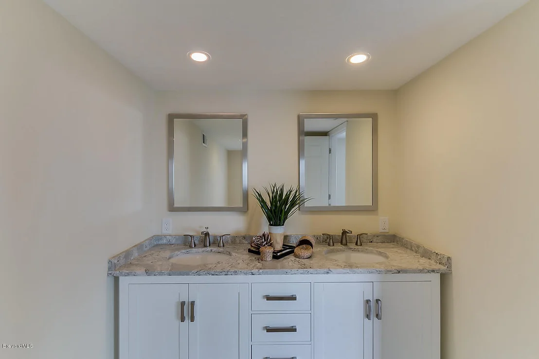 Photo of 427 Riverview Lane