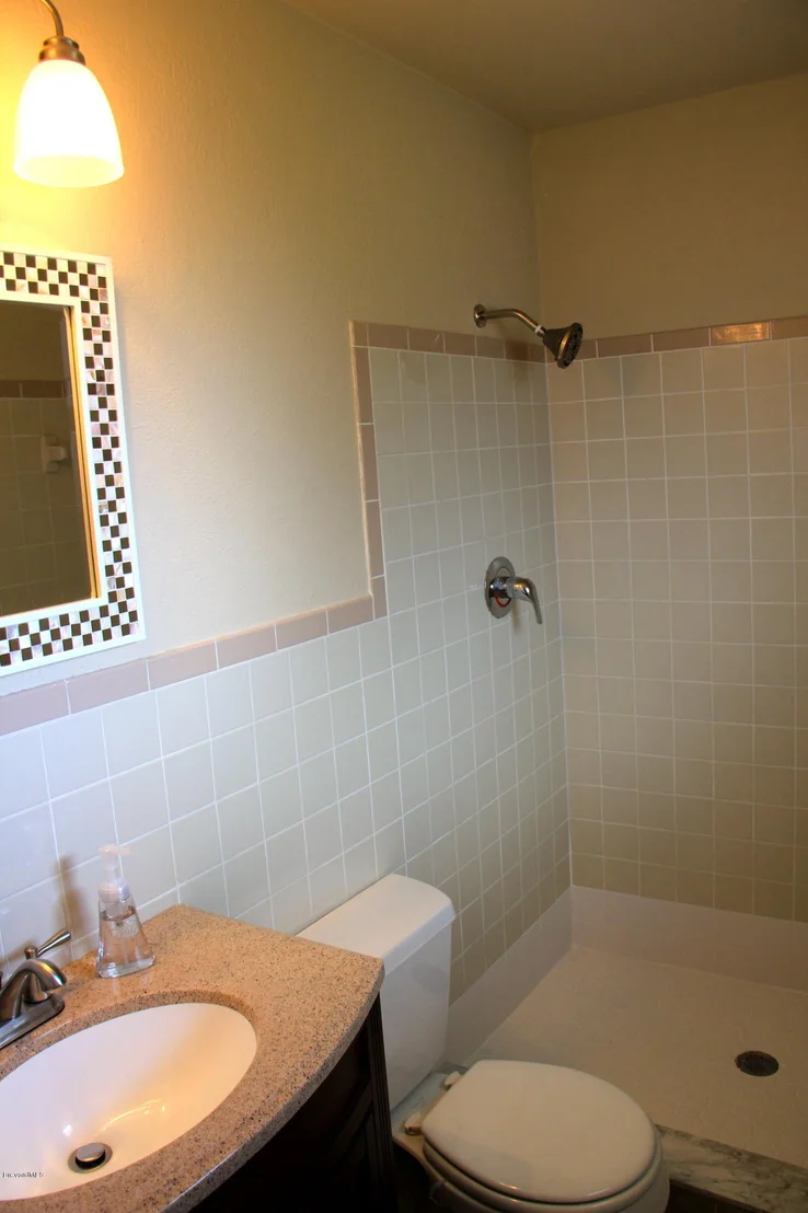 Photo of 1079 Madrid Road
