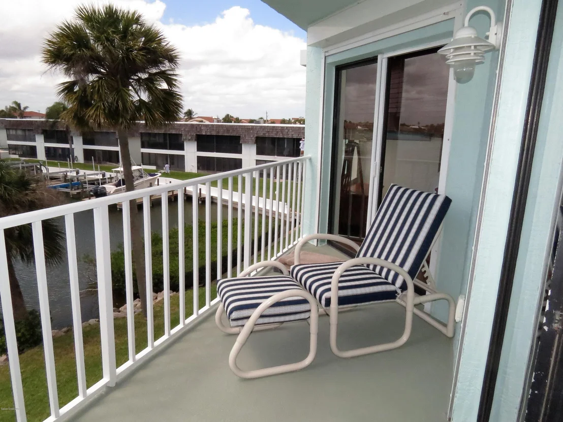 Photo of Unit 2303 at 1750 Commodore Boulevard