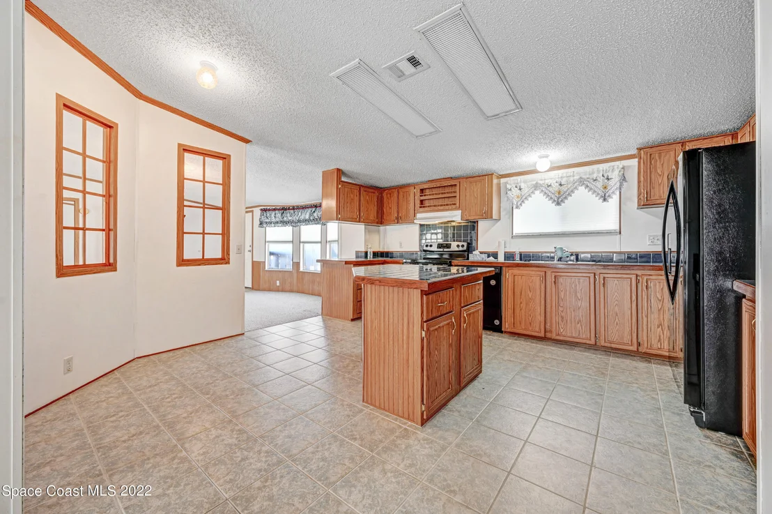 Photo of 2323 Coconut Palm Drive NE