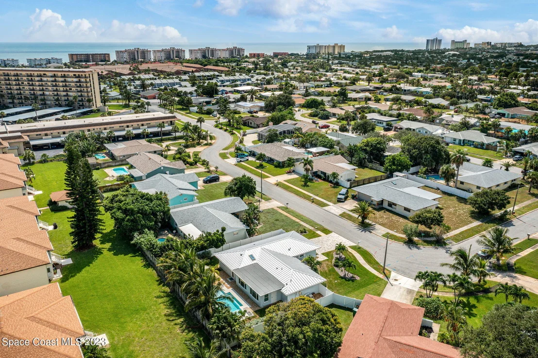 Photo of 543 Biscayne Drive