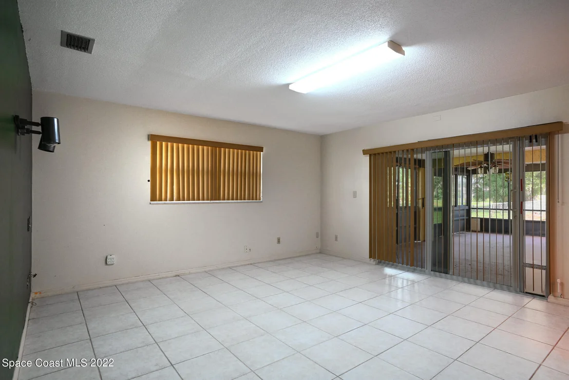 Photo of 1379 Gleneagles Way