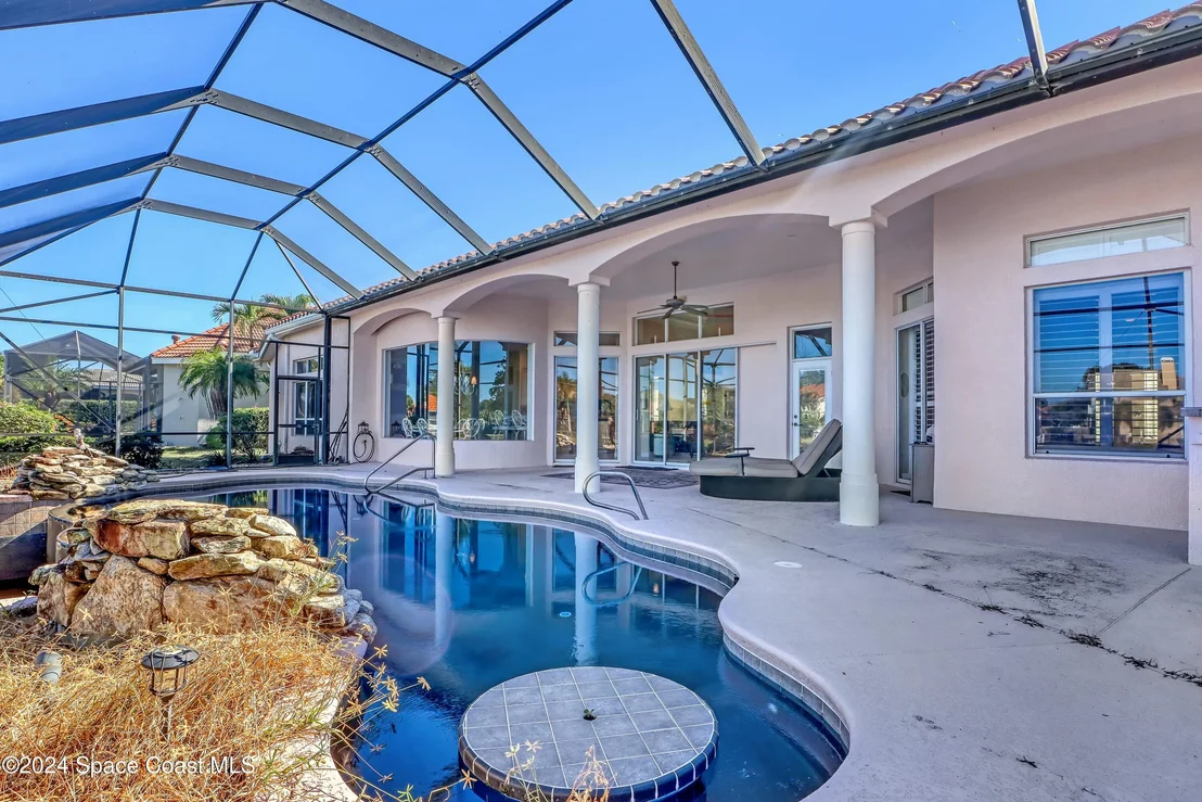 Photo of 402 Flanders Drive