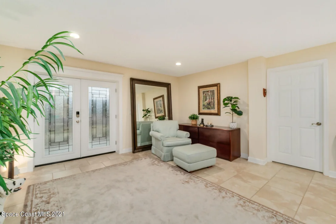 Photo of 481 Cardinal Drive