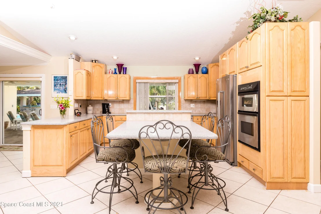 Photo of 2294 N Riverside Drive